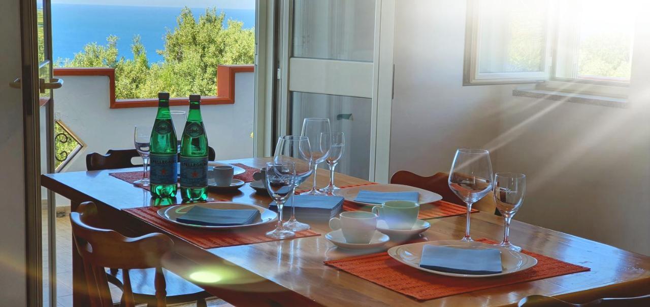 Cichello Apartments Capo Vaticano Bagian luar foto