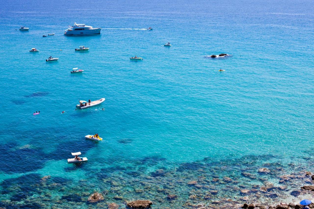 Cichello Apartments Capo Vaticano Bagian luar foto